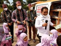 Askrindo Donasikan Mobil Pintar untuk Hari Pendidikan Nasional