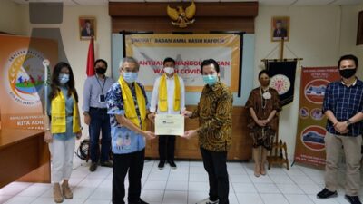 AXA Mandiri Salurkan Sembako-APD Tangkal Covid-19