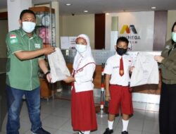 Bank Mega Syariah Salurkan Beasiswa Pelajar Dhuafa