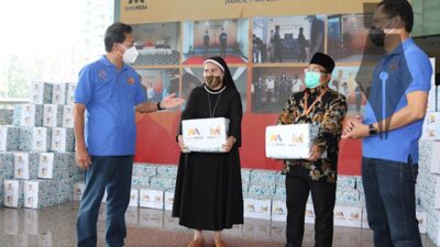 Mega Bagikan 20.000 Paket Sembako untuk Warga