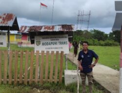 Petugas BRI Tetap Salurkan Bansos ke Daerah Terpencil