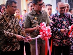 SMGR Revitalisasi Lab UBH untuk Cetak SDM Unggul